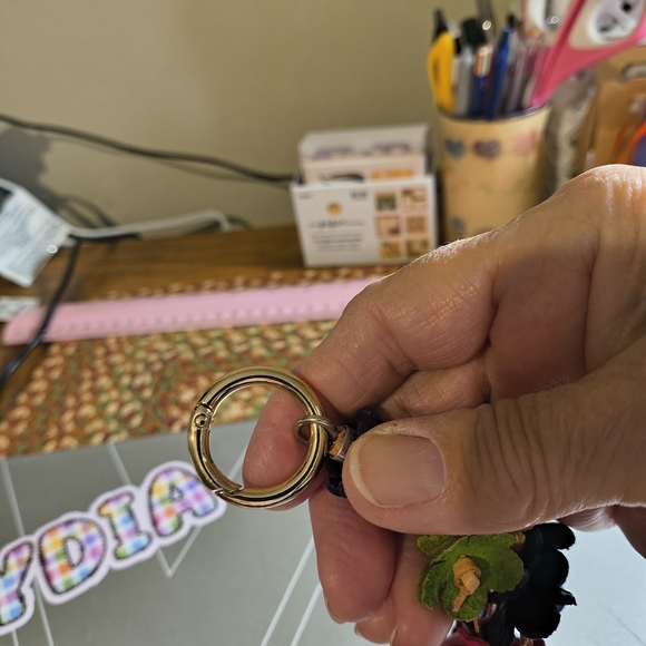 Colorful Floral Keychain - Picture 4 of 4